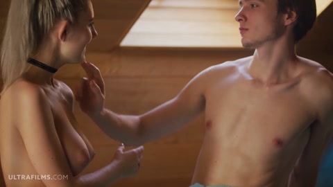 Muhteşem Sarışın Kız Eva Elfie Erkek Arkadaşının Yarrakına Biniyor