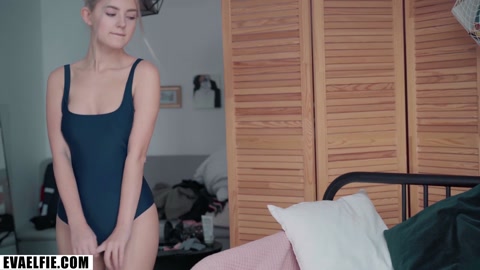 Kawaii Schoolgirl Gets Creampie