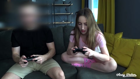 Game of Console with a Step-sister Turned into a Fuck