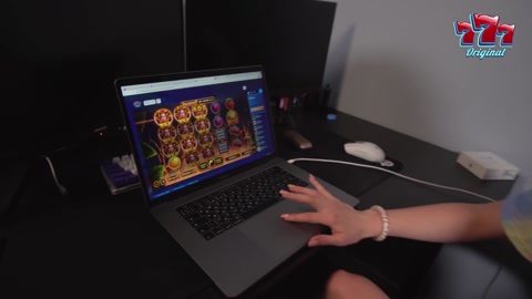 the Girl Became Boring to Play and She Decided to Have Sex