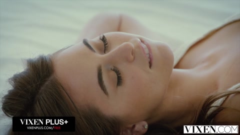 Beauties Riley and Kendra have Hottest Lesbian Sex