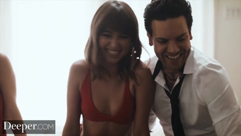 Riley, Gabbie and Vicki Just Love to Share