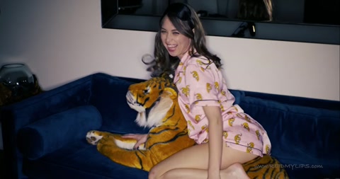 masturbates and teases herself for daddy